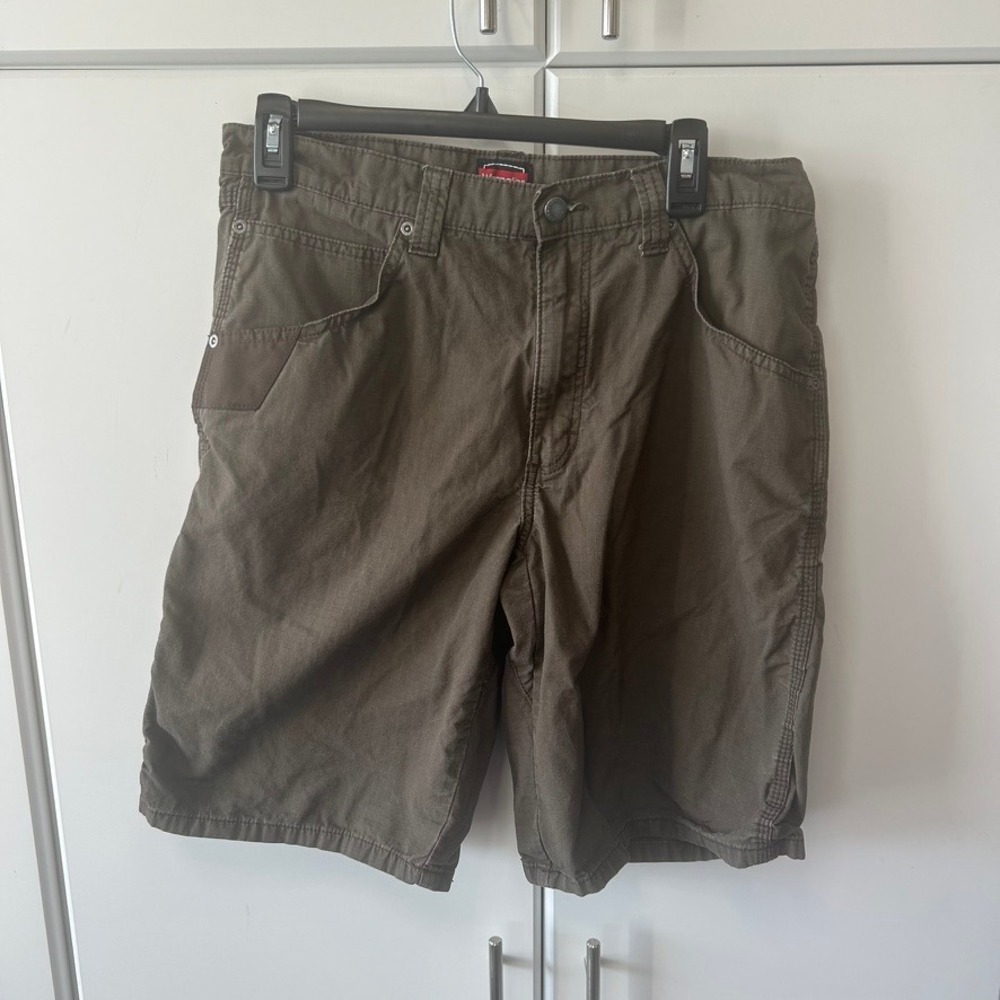 Wrangler Workwear Mens Olive Green Ripstop Cargo Utility Shorts Size 32